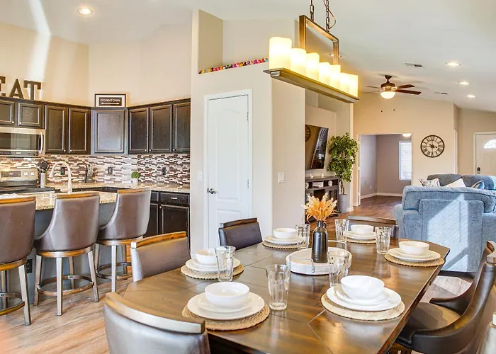 2 Mi To Stadium! Snowbird Haven W/ Pool * Surprise