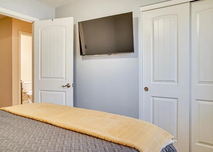 2 Mi To Stadium! Snowbird Haven W/ Pool Holiday home Surprise