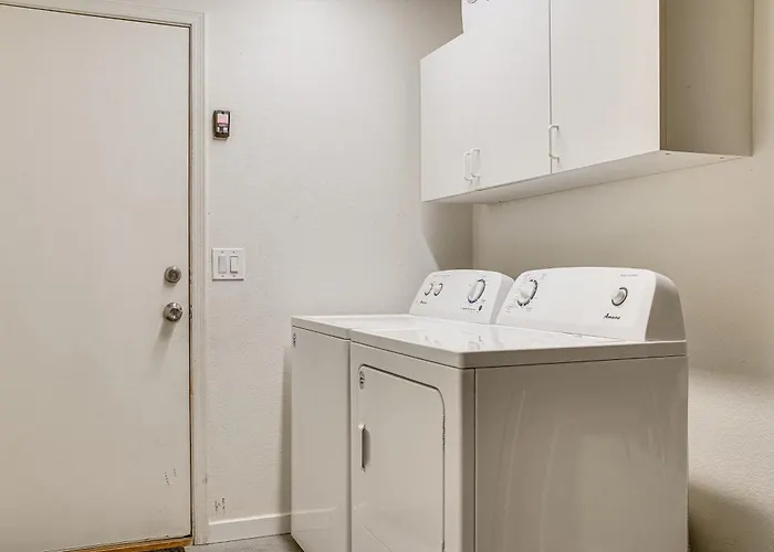 Holiday home 2 Mi To Stadium! Snowbird Haven W/ Pool *